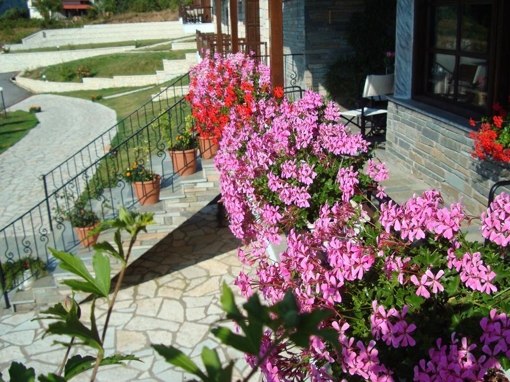 Ξενοδοχείο Μαγκιωση Neraïdochóri Exterior foto